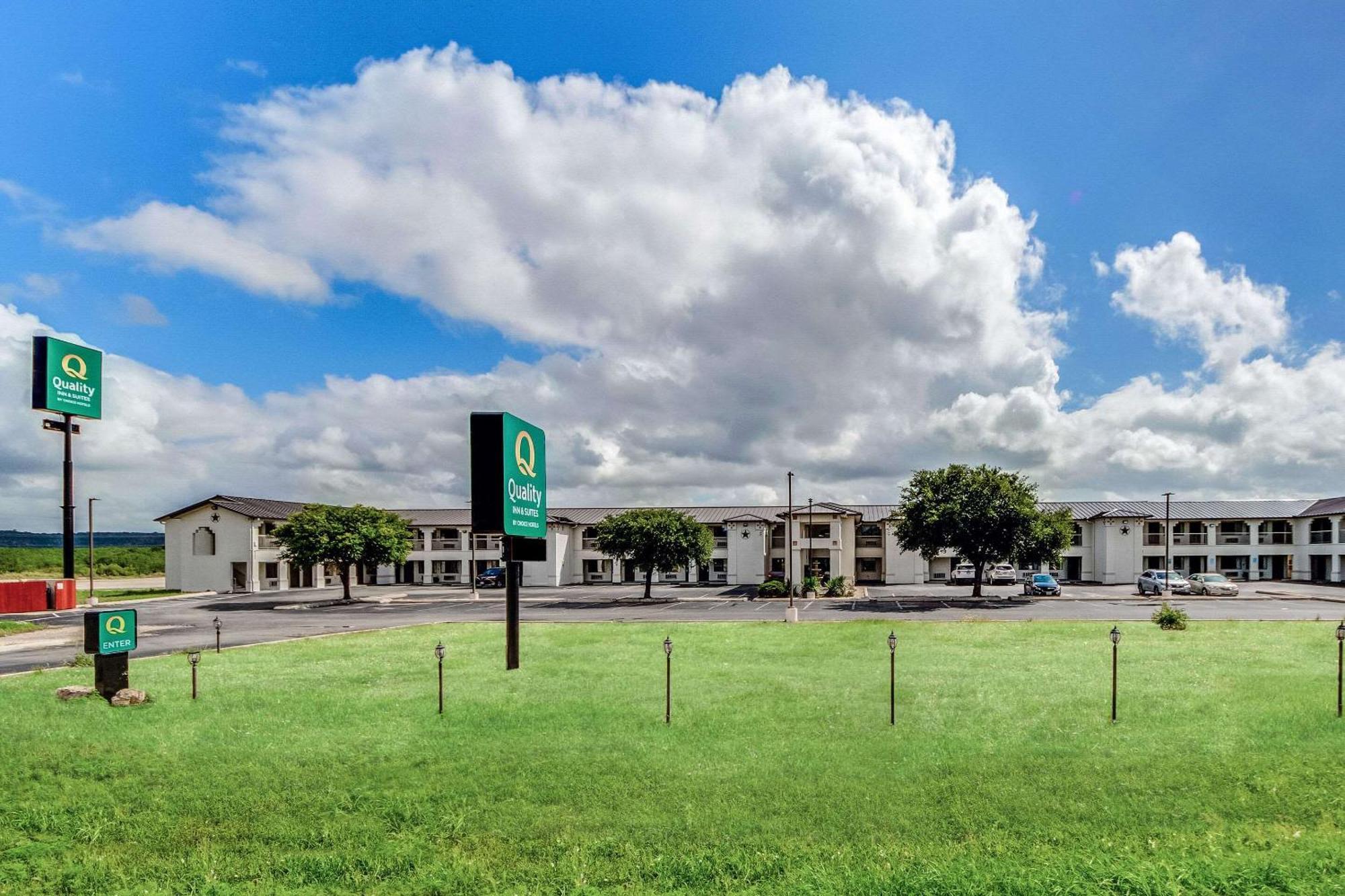 Quality & Hotel Junction